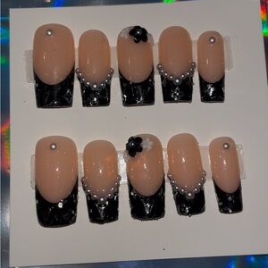 10 PC Hand Crafted Black Floral French Nails NWT